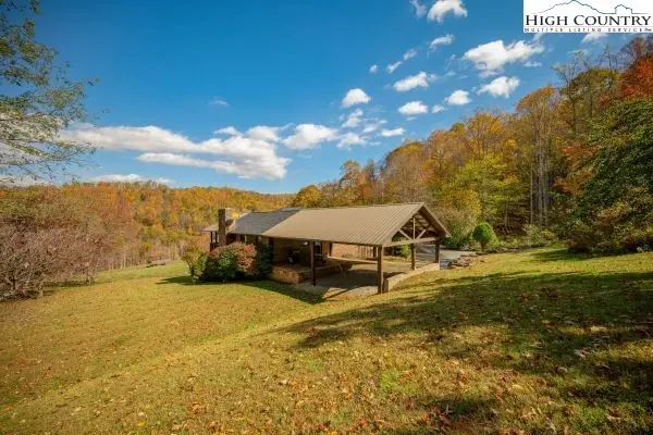 260 Old Smokey Road, Newland, NC 28657 - Image #2