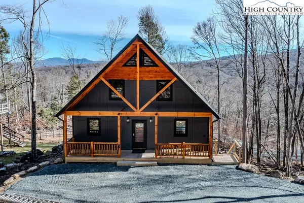 111 Village Cluster Road, Beech Mountain, NC 28604