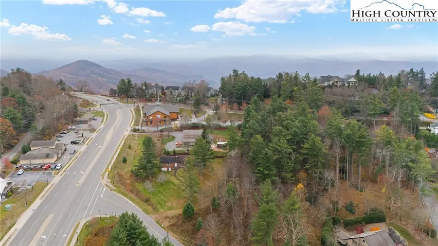 986 Ransom Street, Blowing Rock, NC 28605 - Image #2