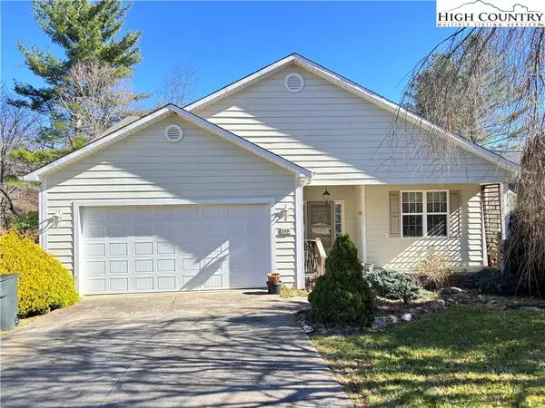 273 W Evergreen Street, West Jefferson, NC 28694