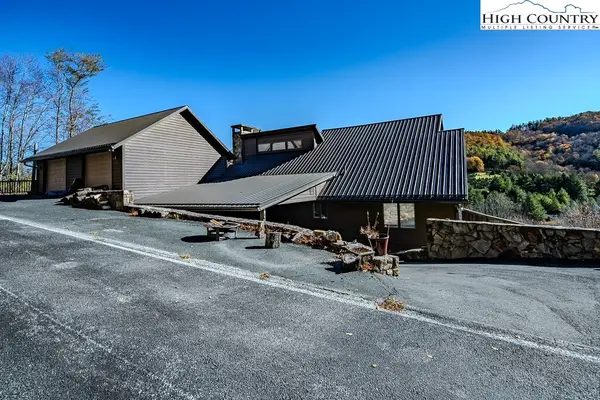 820 Hemlock Drive, Newland, NC 28657