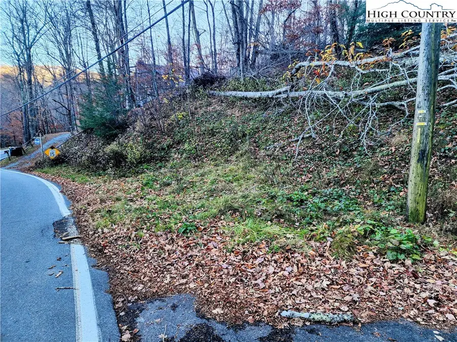 218 Lake Road, Beech Mountain, NC 28604 - Image #3