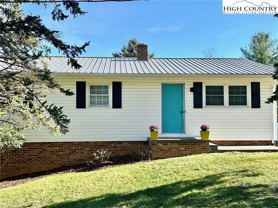 411 Poplar Avenue, West Jefferson, NC 28694 - #2