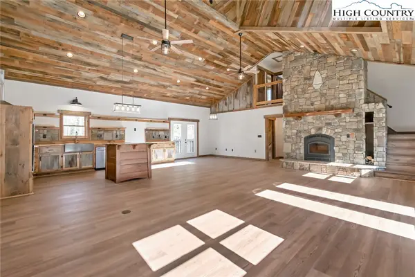 486 Hunter Lysik Way, Laurel Springs, NC 28644