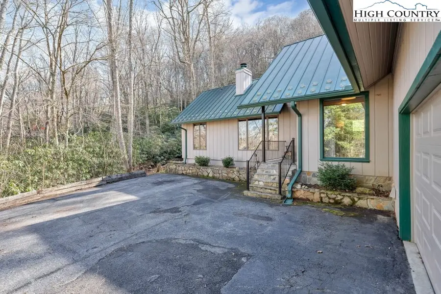 191 Mossy Creek Lane, Sugar Mountain, NC 28604 - Image #2