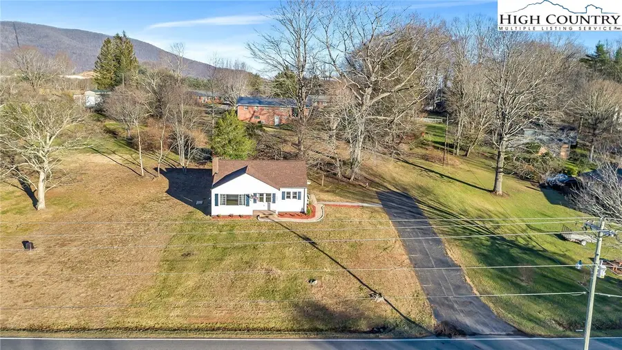 566 Buck Mountain Circle, West Jefferson, NC 28694 - Image #3
