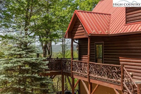 142 Fawn Lane, Purlear, NC 28665