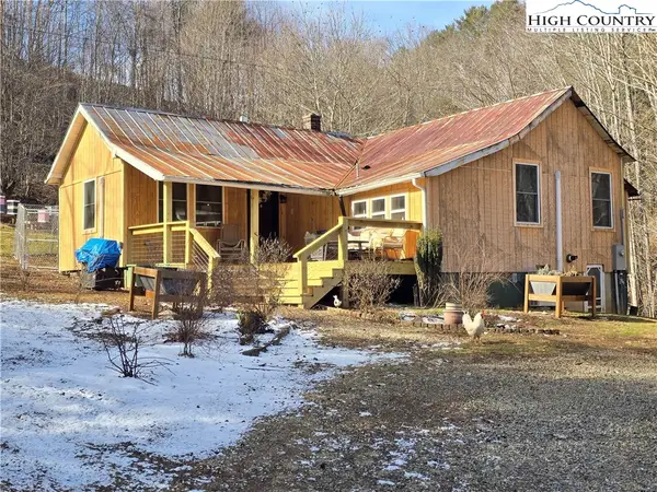 325 Sawyers Road, Warrensville, NC 28693