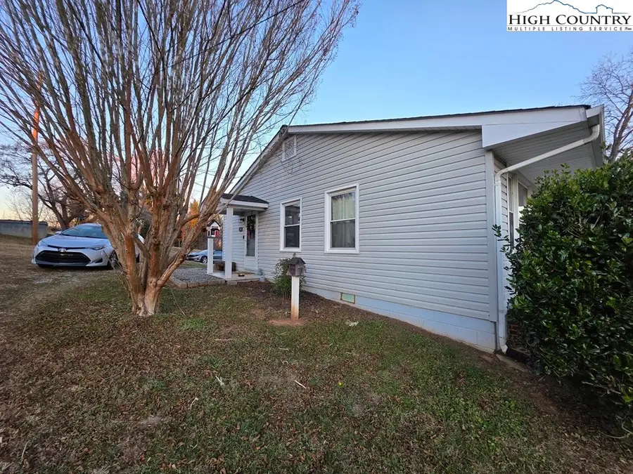 1615 Brushy Mountain Road, Wilkesboro, NC 28697 - Image #3