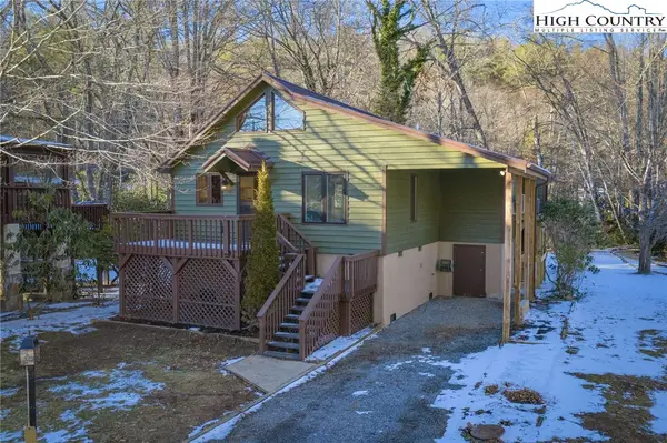 208 Meadow Loop, Newland, NC 28657