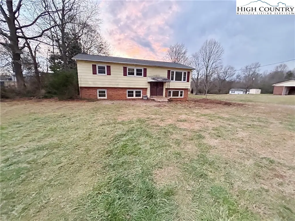 2330 NE 40th Ave. Court, Hickory, NC 28601 - #1