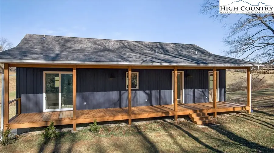 399 Crestview Mountain Drive, Ennice, NC 28623 - Image #2