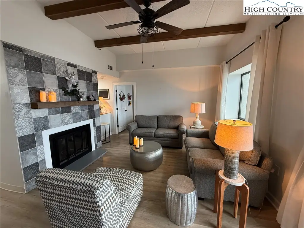 303 Sugar Top Drive #3-3325, Sugar Mountain, NC 28604 - Image #1