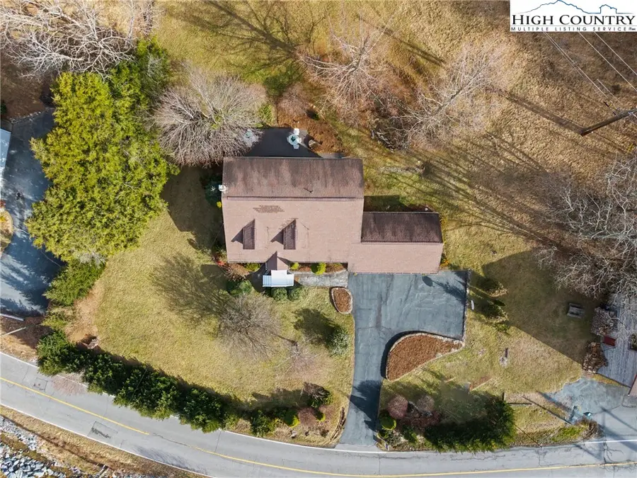 211 Possum Holllow Road, Blowing Rock, NC 28605 - Image #3