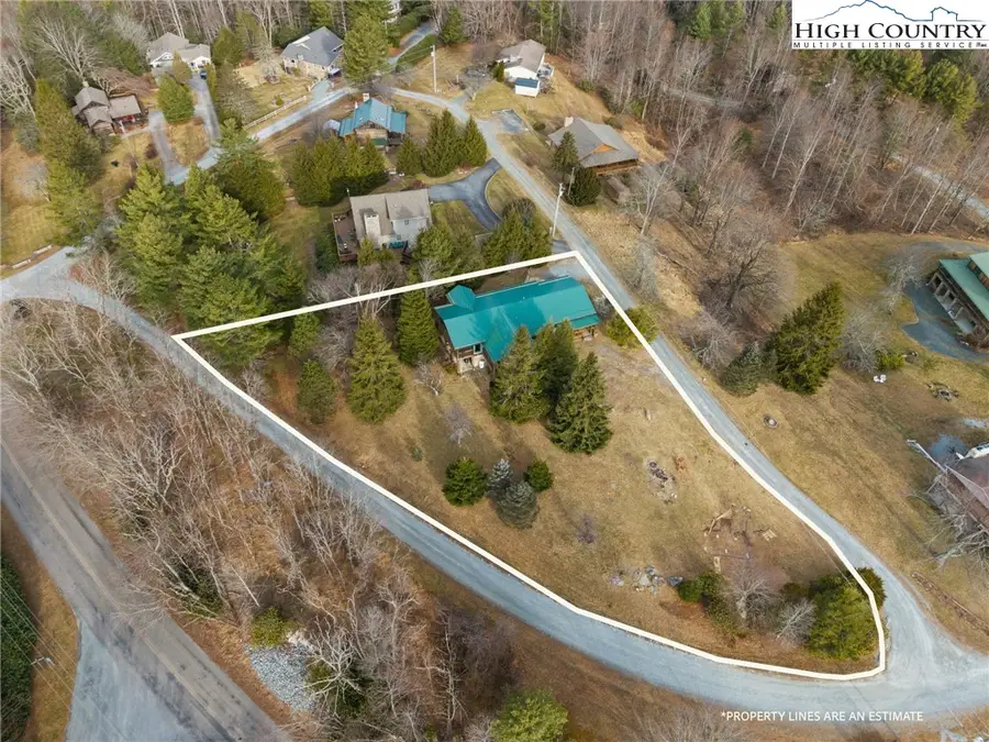 211 Apple Way, Blowing Rock, NC 28605 - Image #3