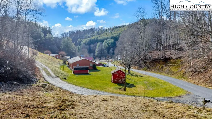 228 Don Adams Road, Lansing, NC 28643 - Image #3