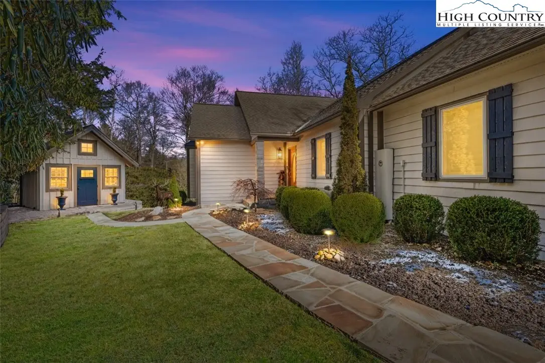 129 Valley View Road, Blowing Rock, NC 28605 - Image #1