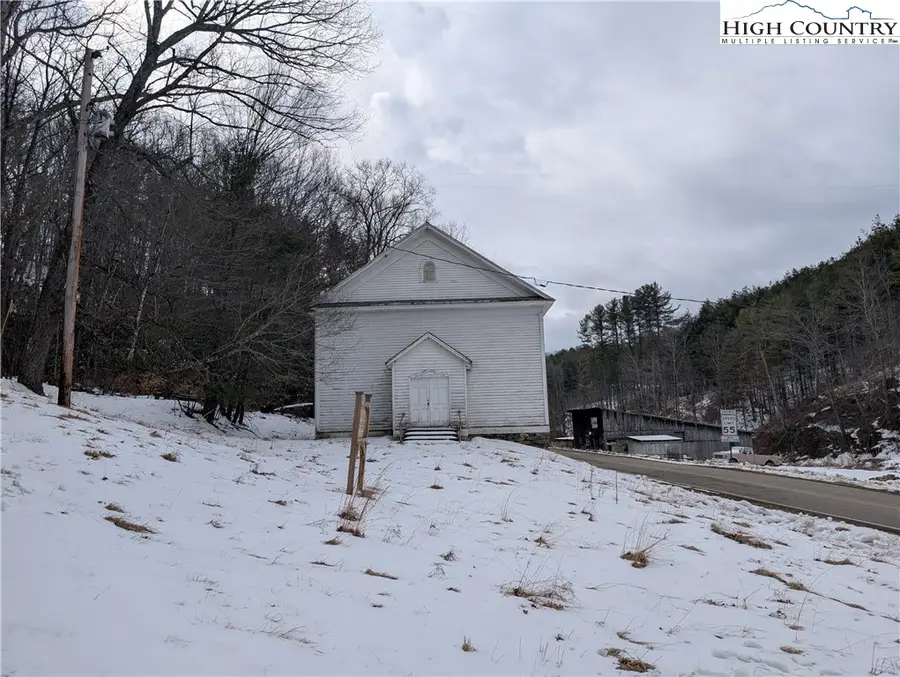 110 Bassett Young Road, Grassy Creek, NC 28631 - #3