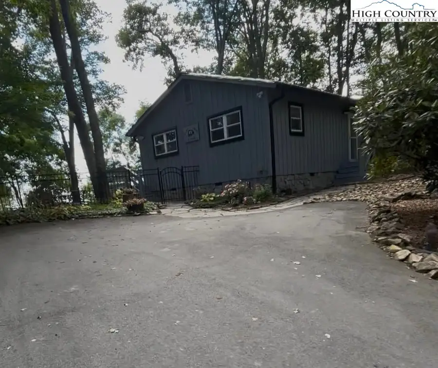 85 Crestwood Circle, Newland, NC 28657 - Image #3