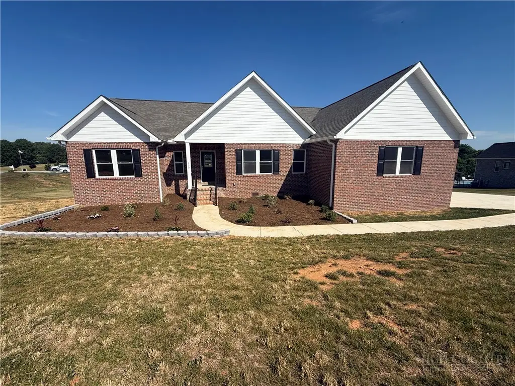 130 Oak Pointe Lane, Wilkesboro, NC 28697 - #1
