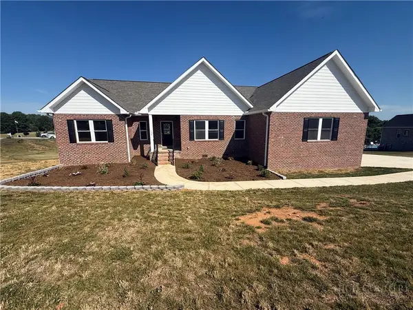 130 Oak Pointe Lane, Wilkesboro, NC 28697