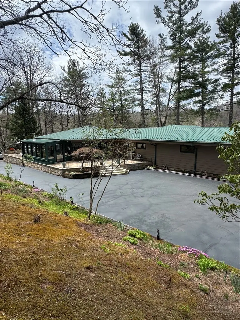 12 Laurelwood Lane, Newland, NC 28657 - #2