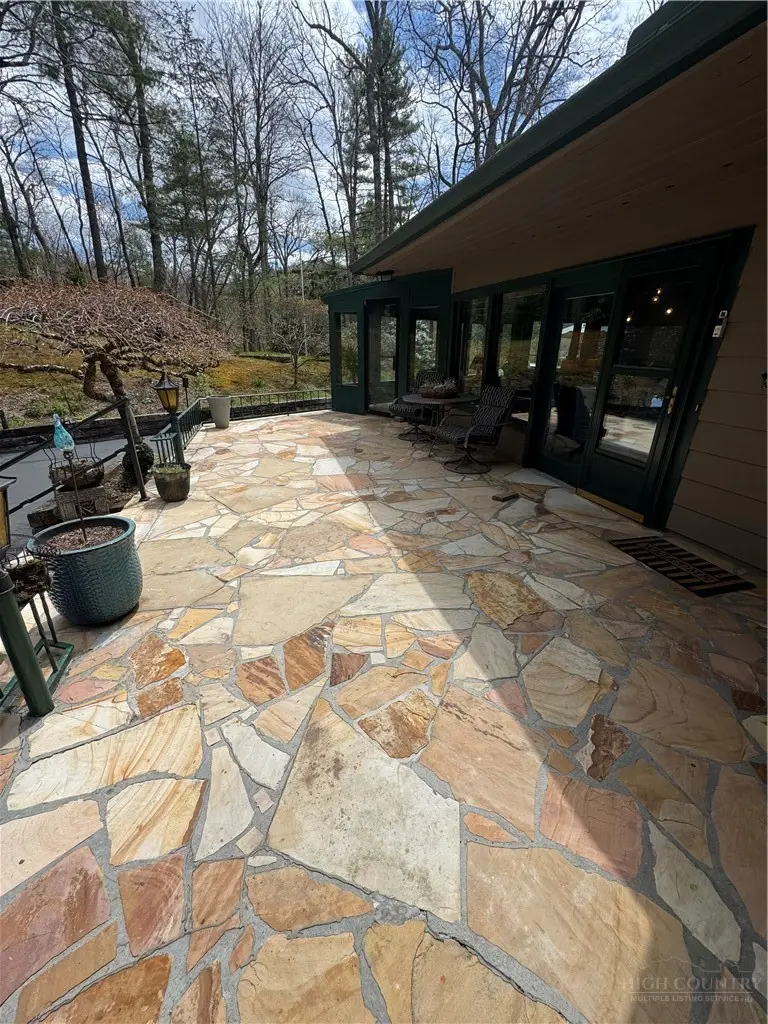 12 Laurelwood Lane, Newland, NC 28657 - #3