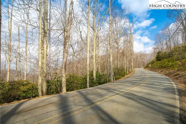 1122 Pine Ridge Road, Beech Mountain, NC 28604