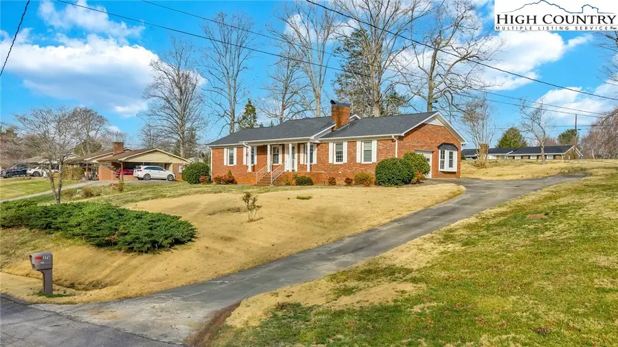 376 Northwood Hills Road, North Wilkesboro, NC 28659 - #2