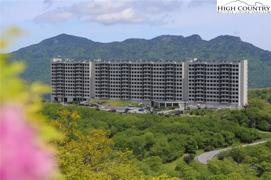 303 Sugar Top Drive #2122, Sugar Mountain, NC 28604 - #2