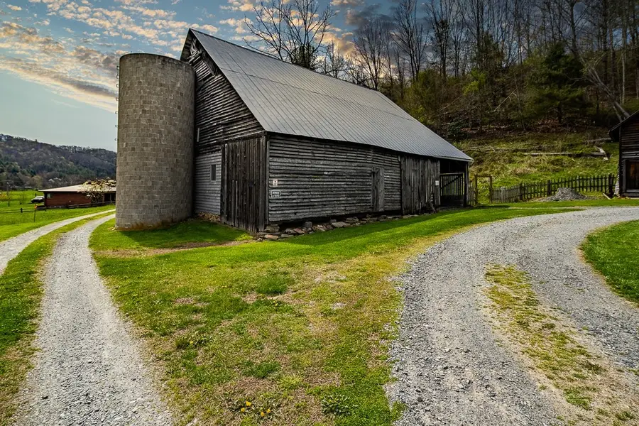 150 Wm Hardy Mast Road, Sugar Grove, NC 28679 - #2