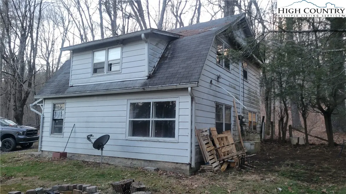 633 Cranberry Street, Newland, NC 28657 - #1