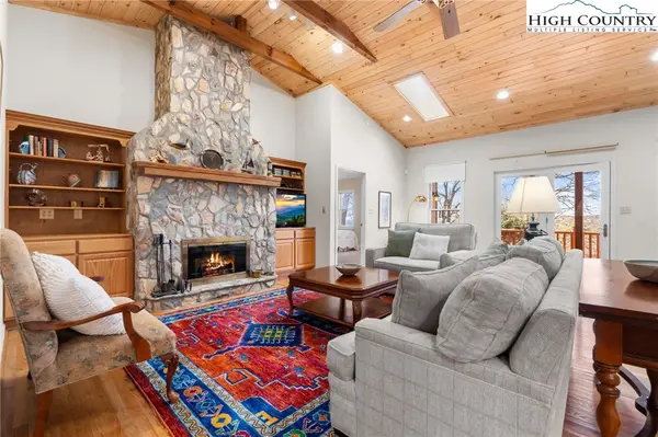 114 Little Sugar Lane, Sugar Mountain, NC 28604