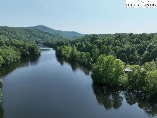 1768 Ripshin Mountain Road, Roan Mountain, TN 37687