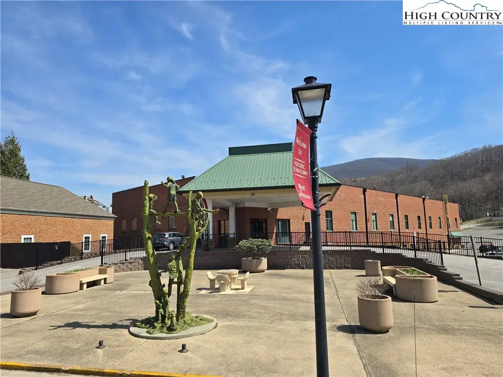 207 Jefferson Station Place #207, West Jefferson, NC 28694 - #1