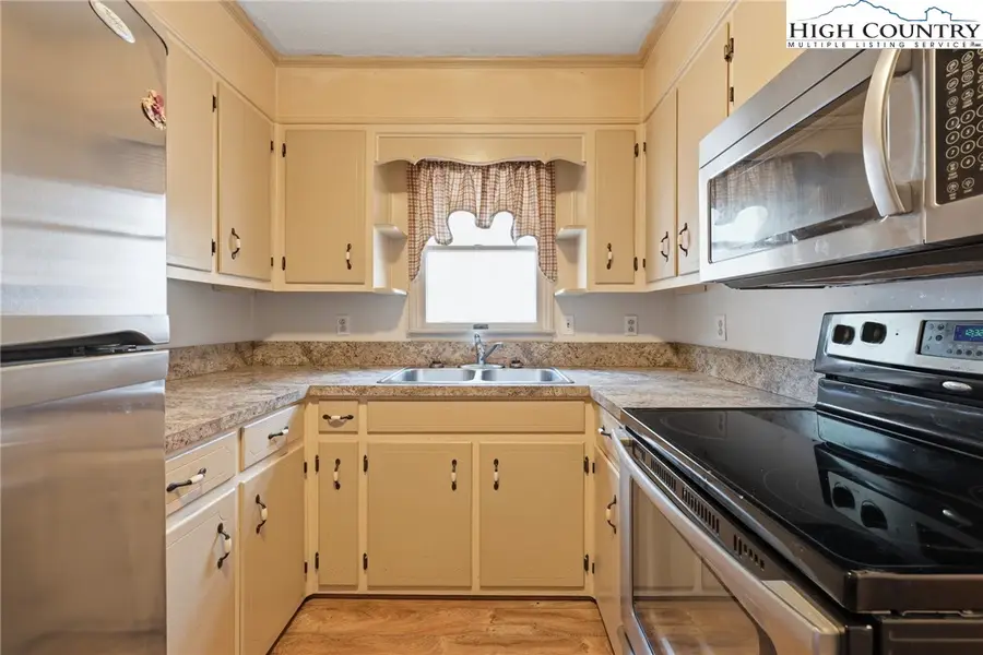 2202 Old 16 Highway, Jefferson, NC 28640 - #3