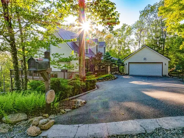 102 Wintergreen Way, Beech Mountain, NC 28604
