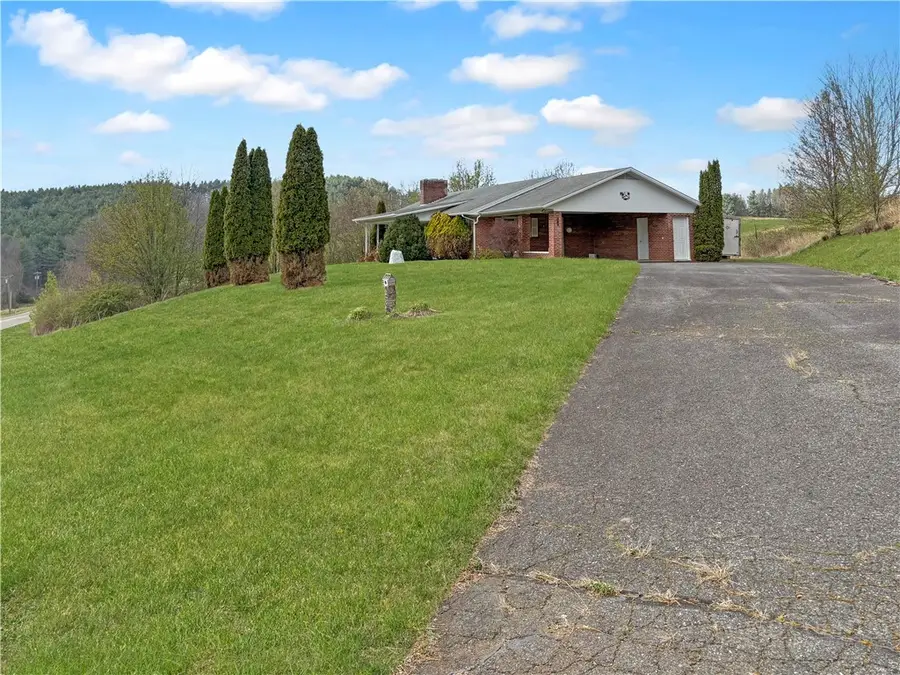 389 Chestnut Hill Road, Crumpler, NC 28617 - #2