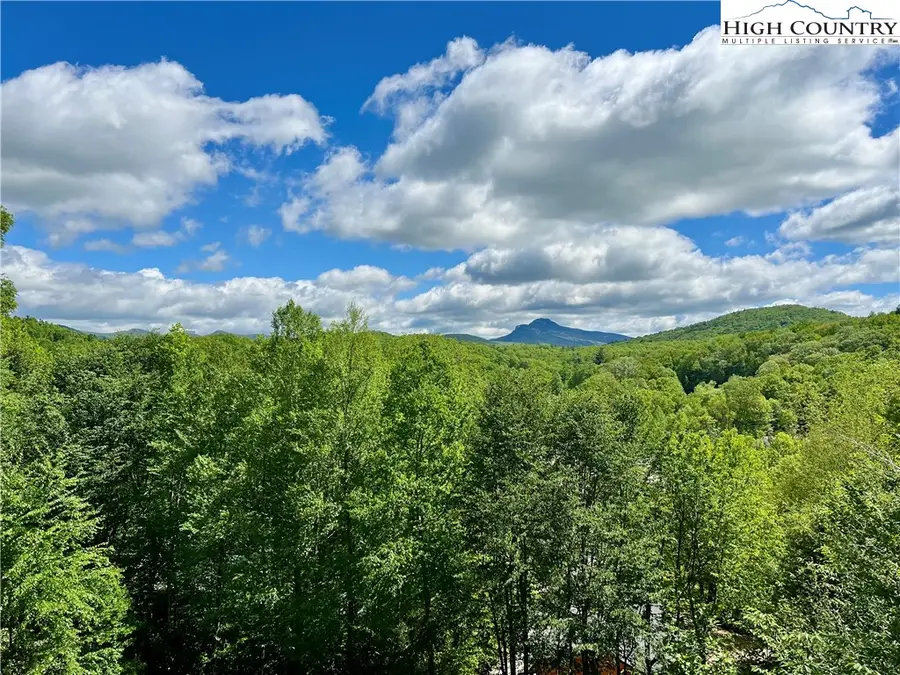 261 Knoll Circle, Newland, NC 28657 - #2