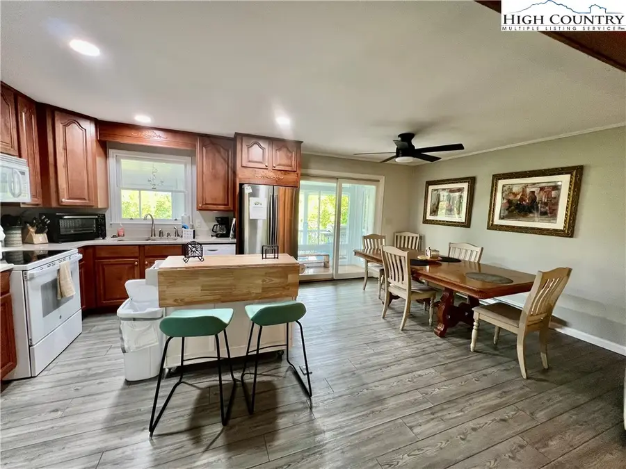 261 Knoll Circle, Newland, NC 28657 - #3