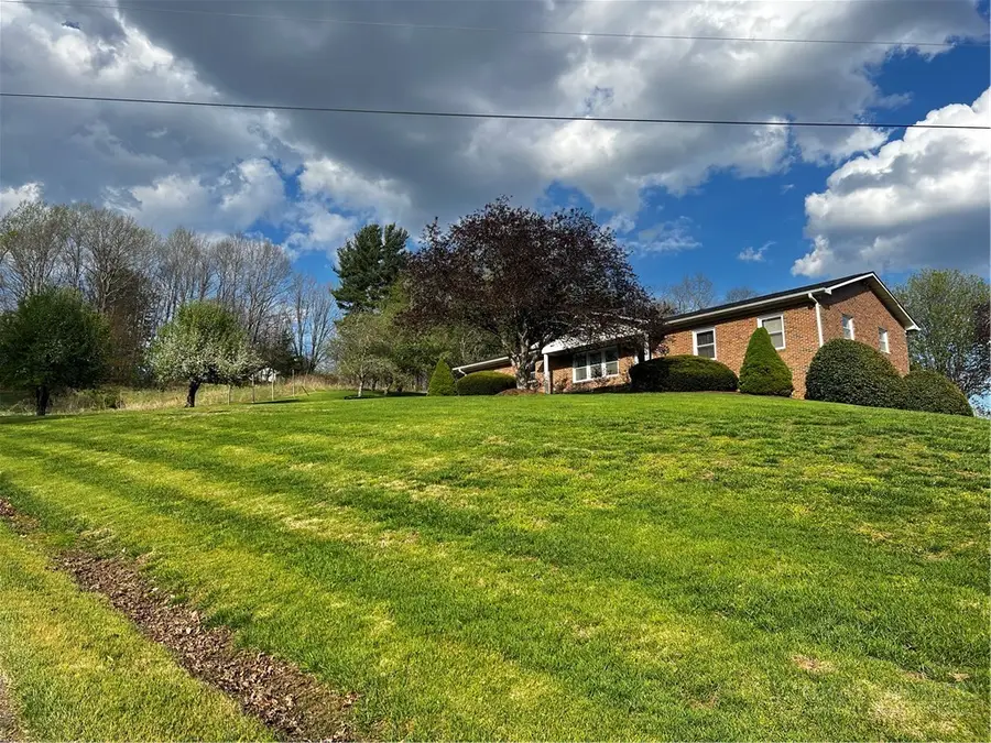 236 Walnut Ridge Road, Sparta, NC 28675 - #2