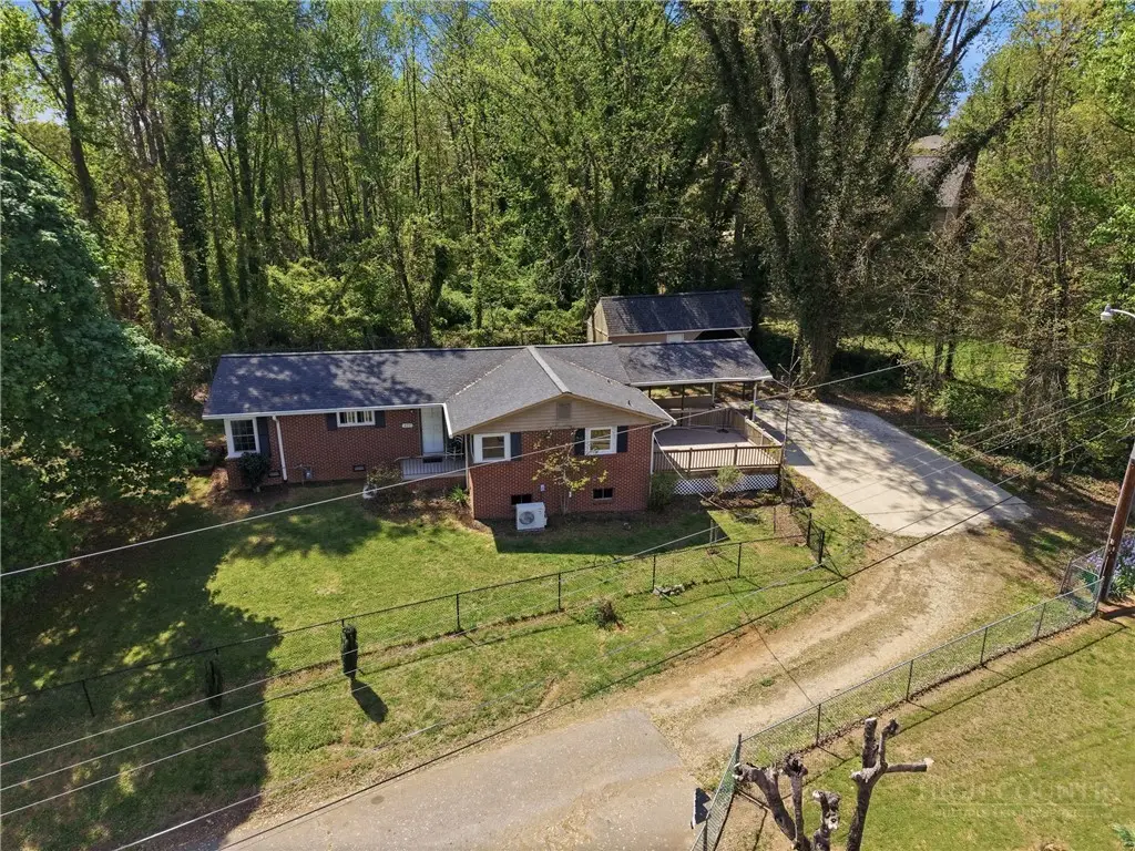 409 NE Walnut Place, Lenoir, NC 28645 - #1