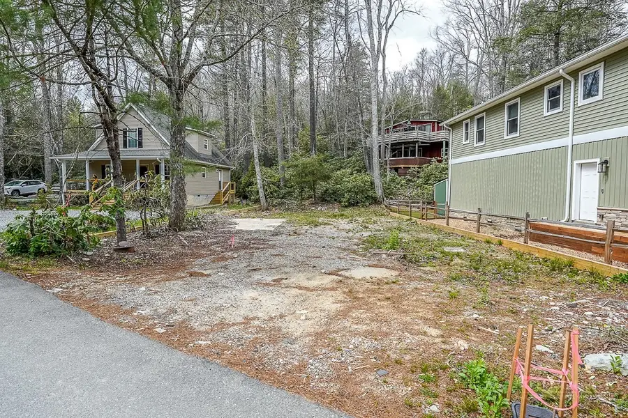 35 Pine Loop, Newland, NC 28657 - #2