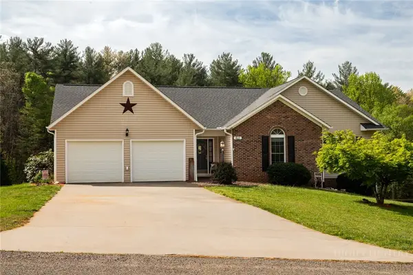 611 Briar Creek Drive, North Wilkesboro, NC 28659