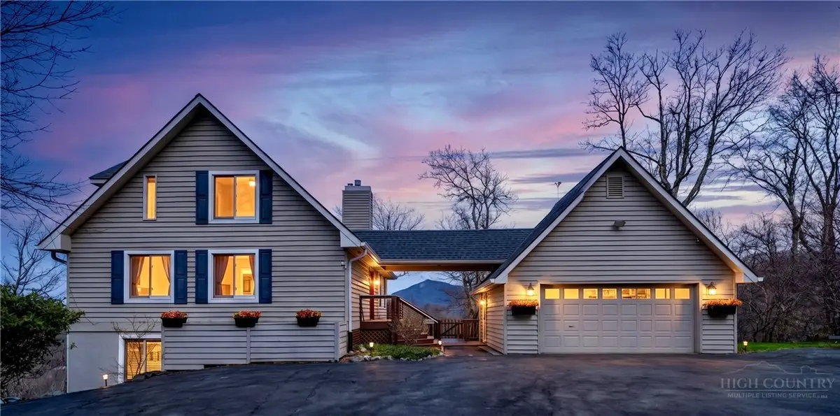 569 Shelter Rock Circle, Sugar Mountain, NC 28604 - #1