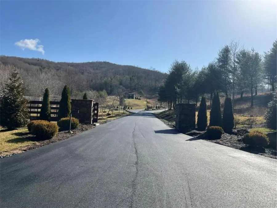 3 Summit View Parkway, Spruce Pine, NC 28777 - #3