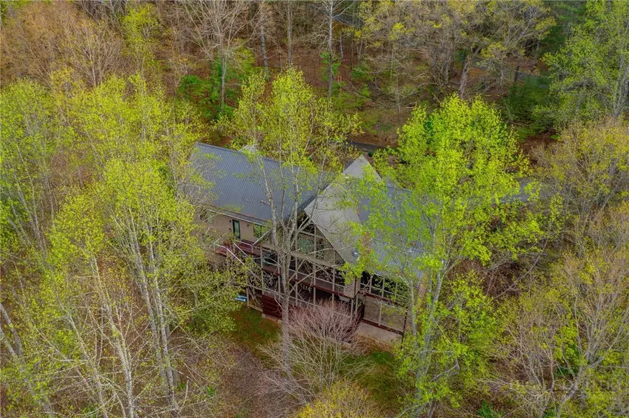 594 Village Pine Drive, Jefferson, NC 28640 - #2