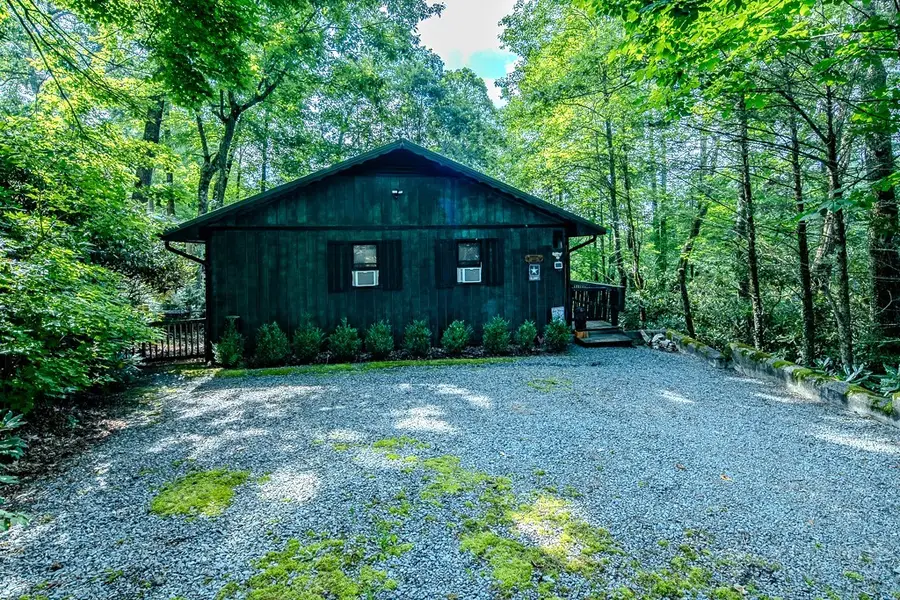 190 Spruce Pine Road, Newland, NC 28657 - #2