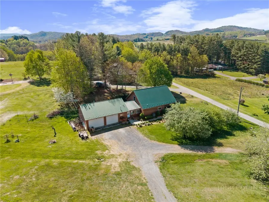 143 Lena Way, Jefferson, NC 28640 - #2