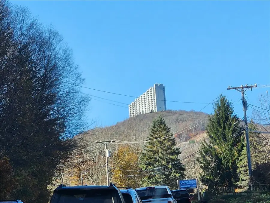 303 Sugar Top Drive #2013, Sugar Mountain, NC 28604 - #2